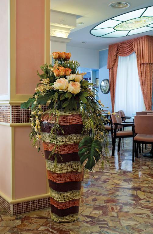 Hotel Pineta Bellaria-Igea Marina Exterior foto
